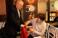 Foto Auguri di Natale 2024 e premiazione per i 20 anni di scrizione alla nostra Associazione